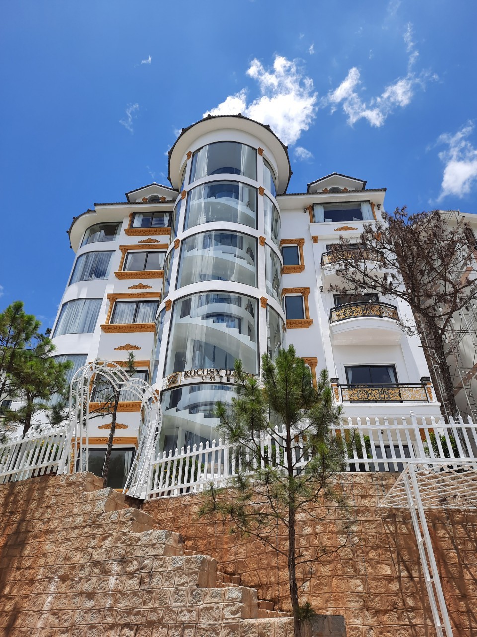 Thang máy Quan sat ngoài trời Bán Nguyệt 